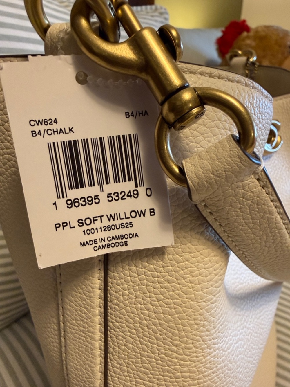 NWT Pebble Cream Leather Soft Willow Shoulder Bag with Gold Hardware - Picture 7 of 7